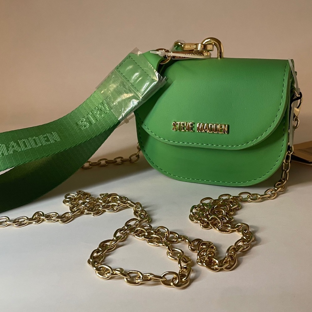 Steve Madden BWaldo Green Flare Wristlet with Strap Gold New with Tag (NWT)